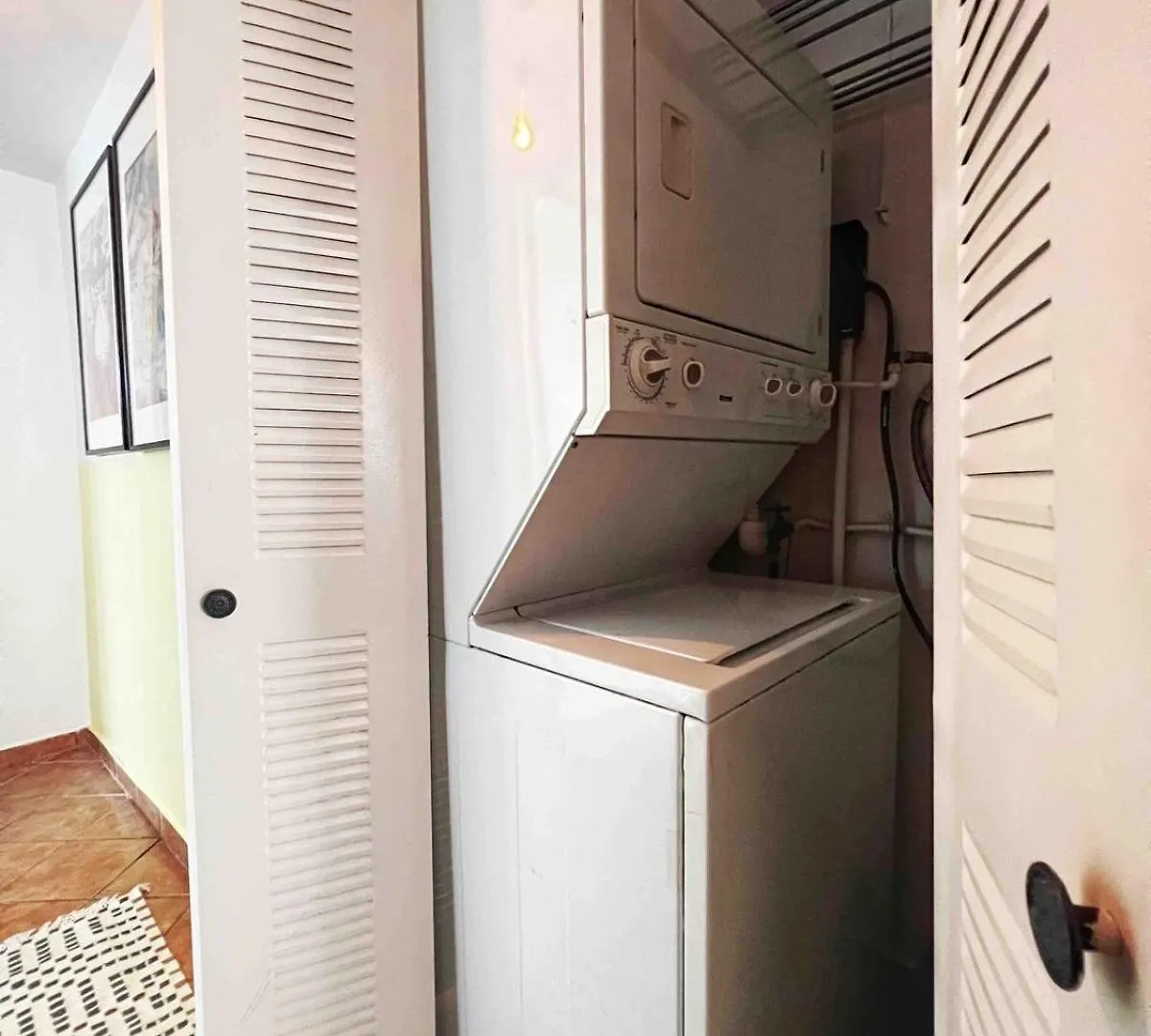 Stunning 2Br Home W Parking - Walk To Beach! San Juan Apartment