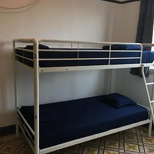  Hostal H1 Miramar